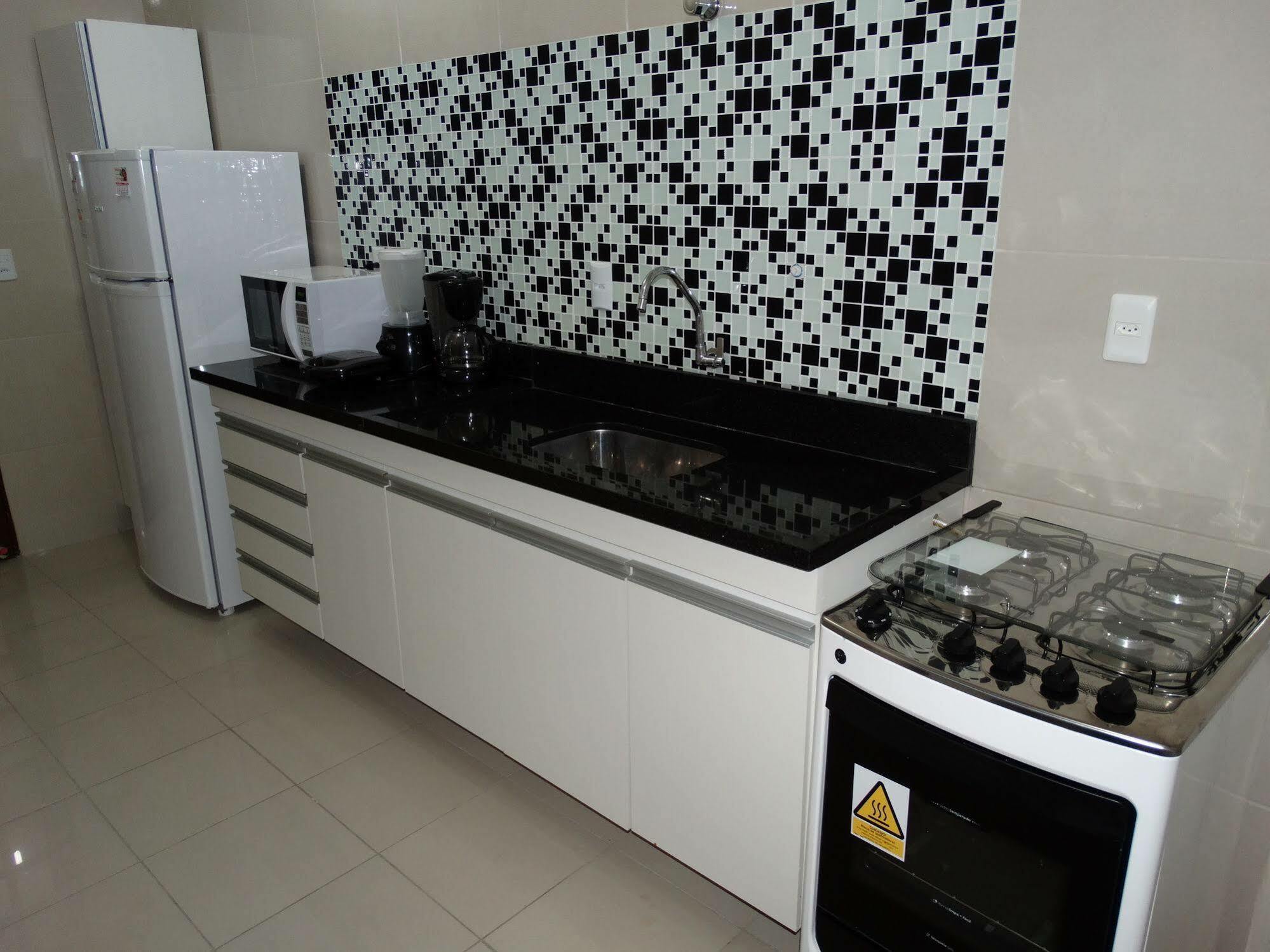 Ondina Praia Apartamento *
